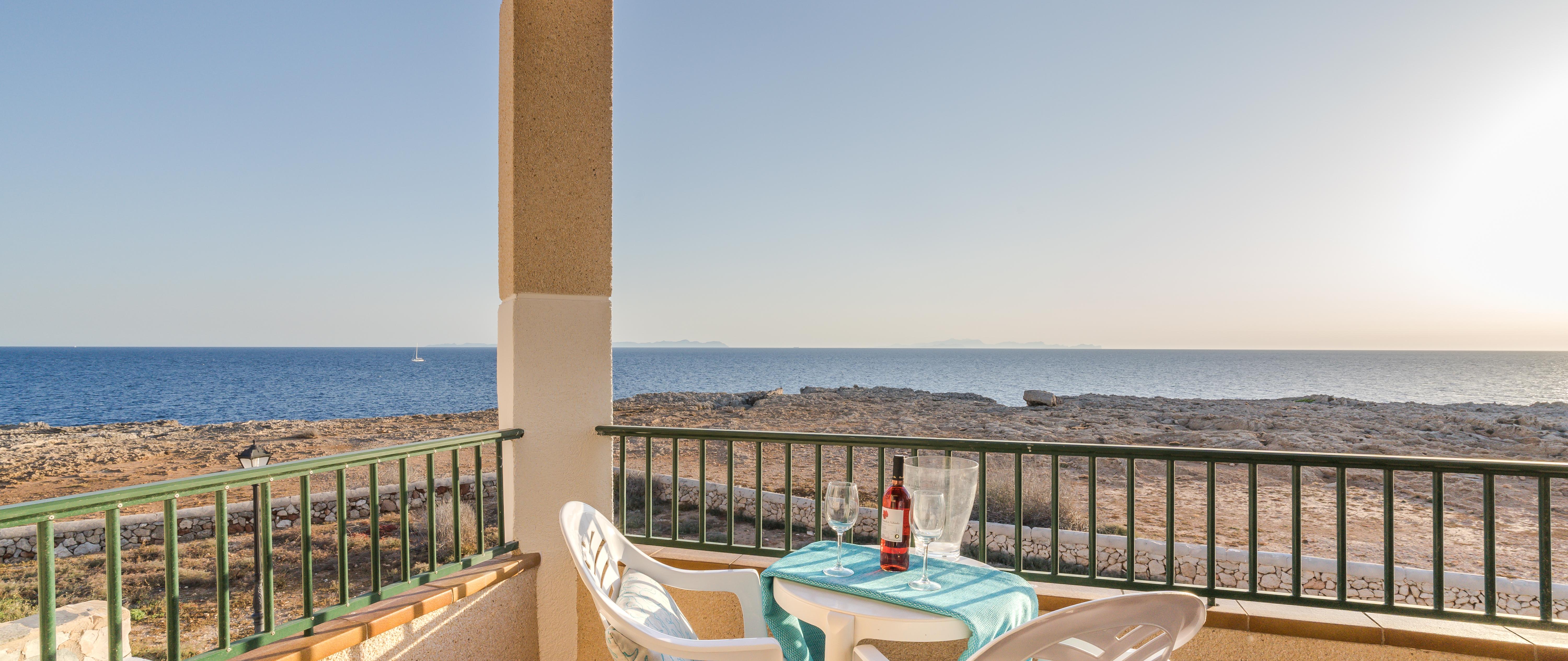 Apartamentos Moon Dreams Cabo De Banos Cala'N Blanes  Eksteriør bilde