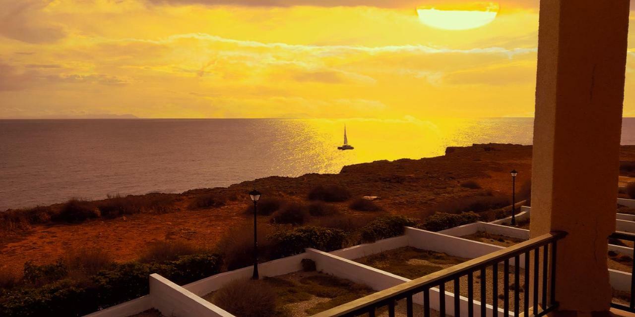 Apartamentos Moon Dreams Cabo De Banos Cala'N Blanes  Eksteriør bilde