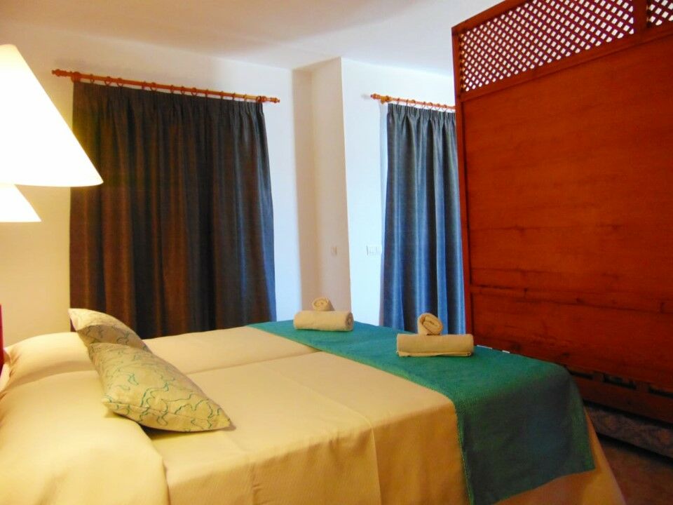 Apartamentos Moon Dreams Cabo De Banos Cala'N Blanes  Eksteriør bilde